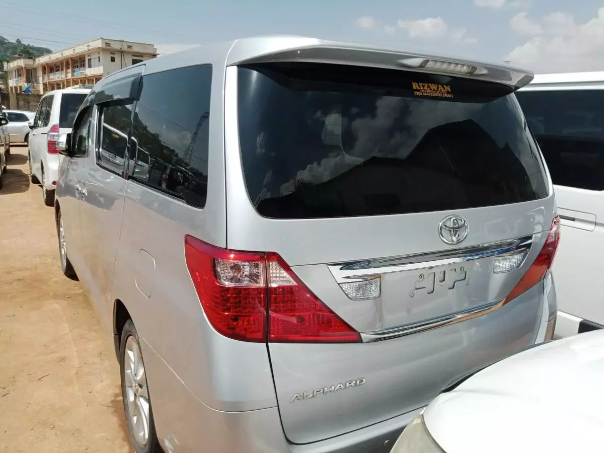 Toyota Alphard   - 2008