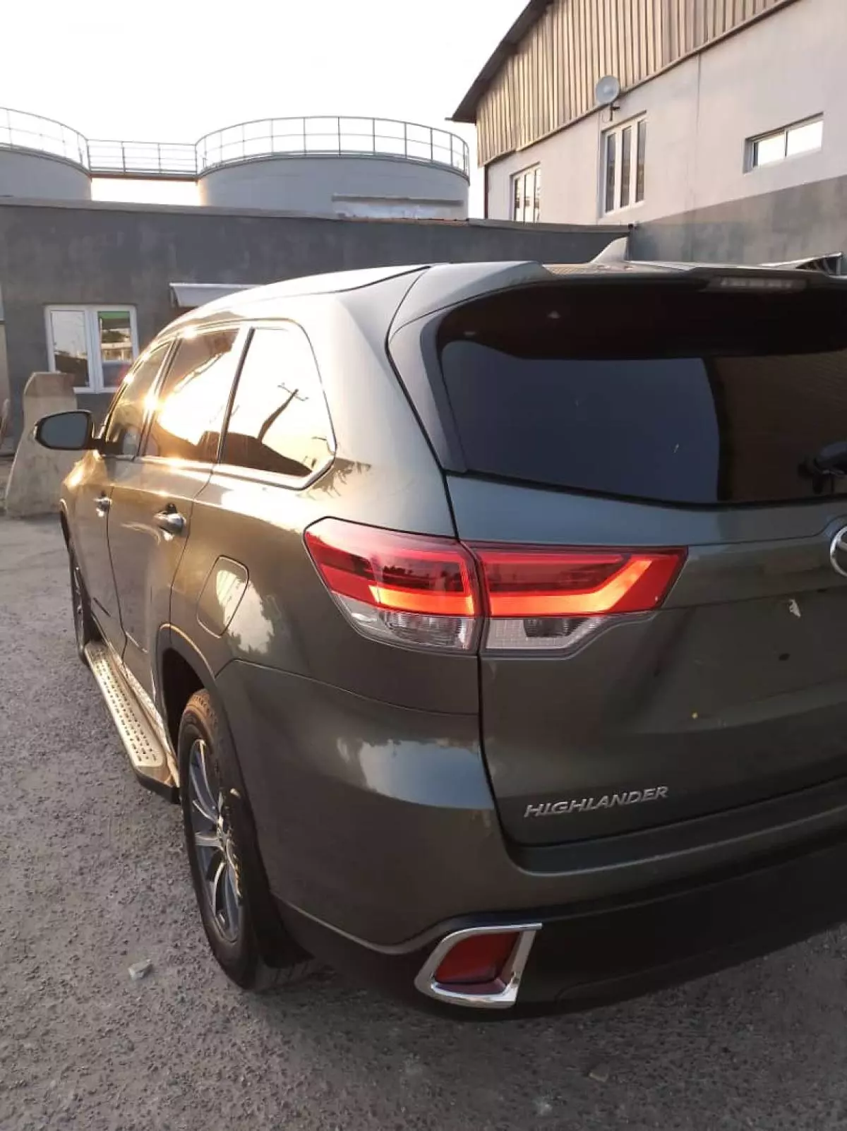 Toyota Highlander   - 2018