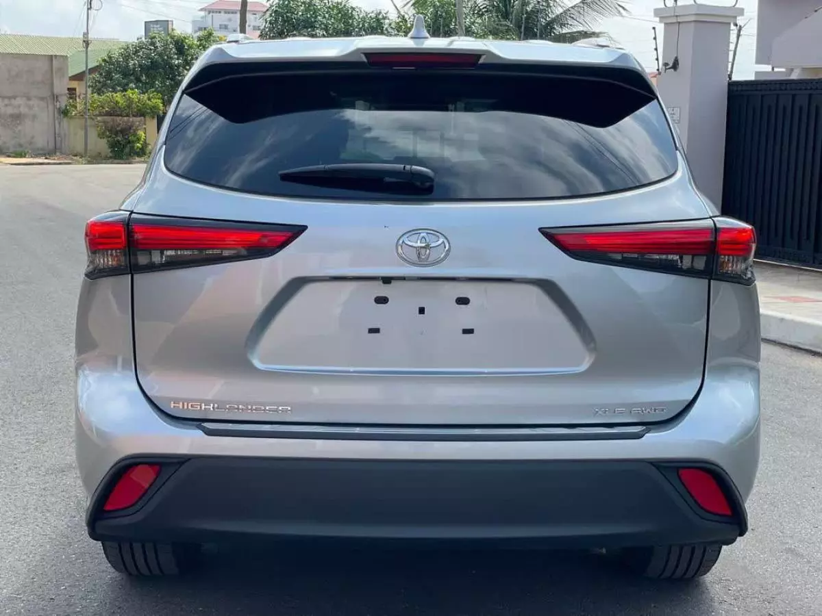 Toyota Highlander   - 2023