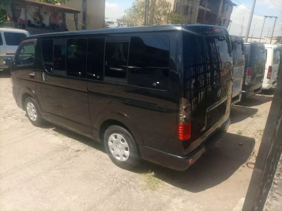 Toyota Hiace   - 2007