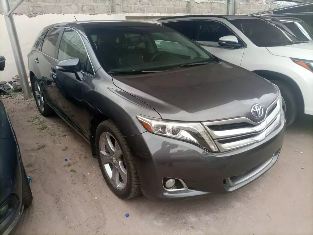 Toyota Venza   - 2013