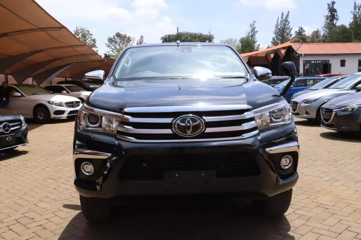 Toyota Hilux   - 2018