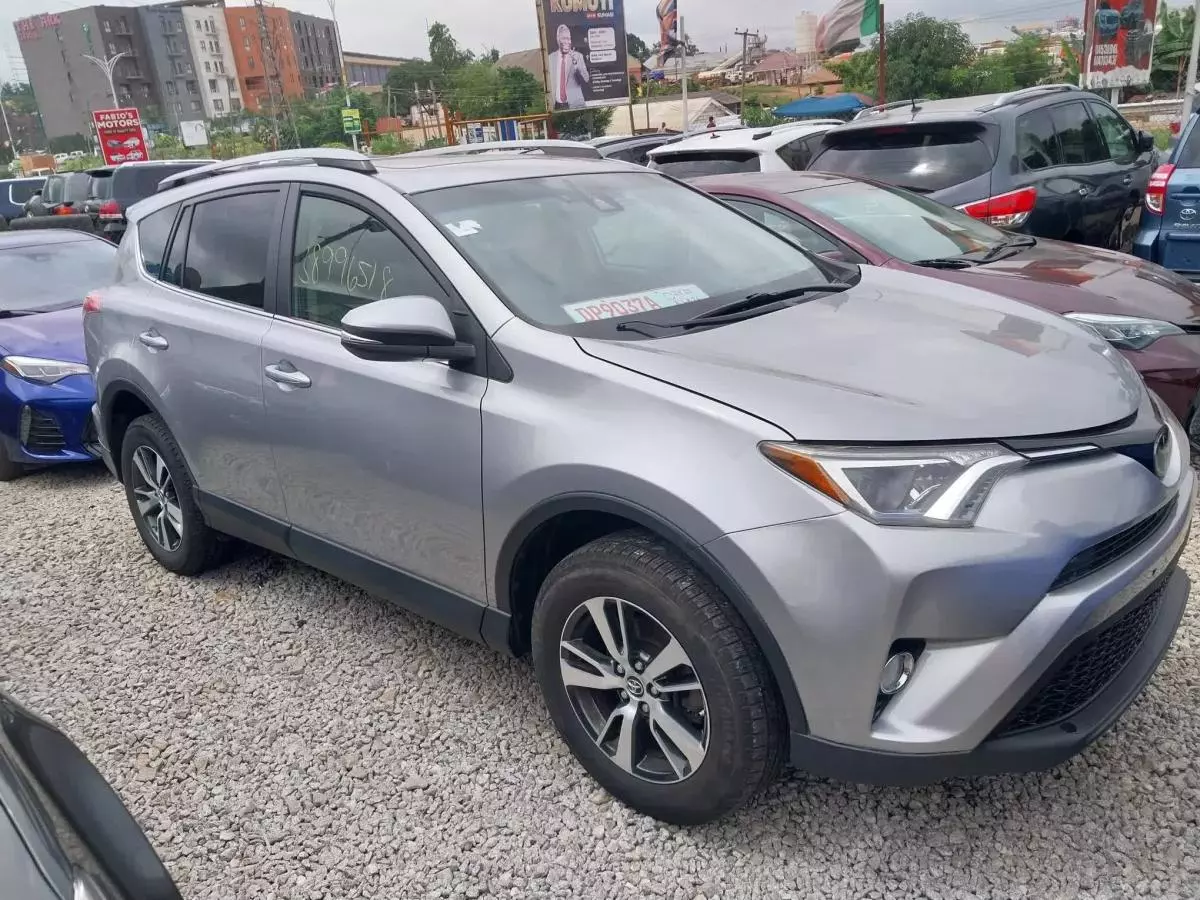 Toyota RAV 4   - 2018