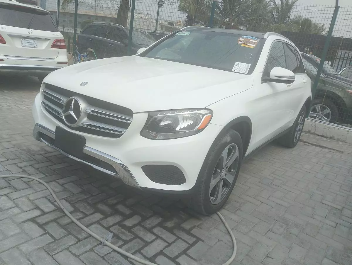 Mercedes-Benz GLC 300   - 2017