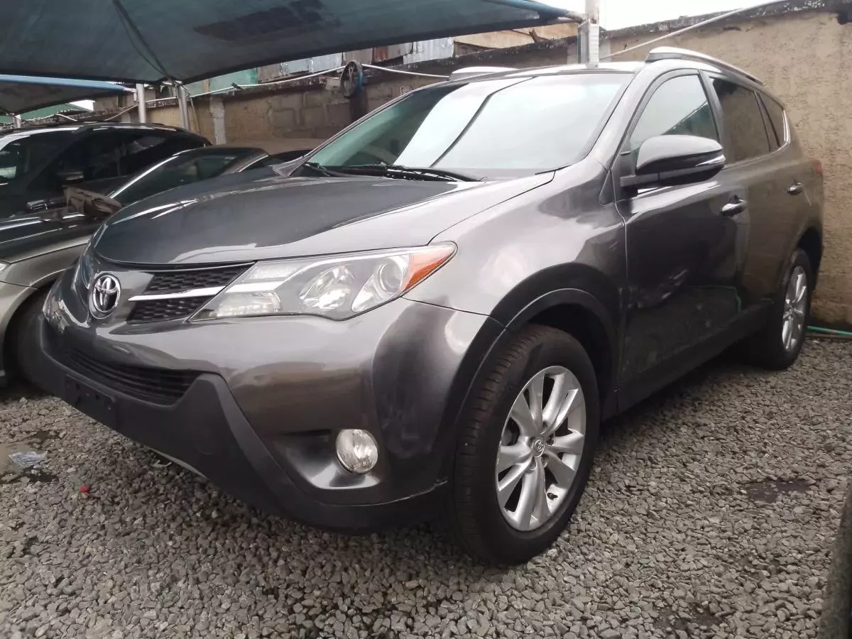 Toyota RAV 4   - 2015