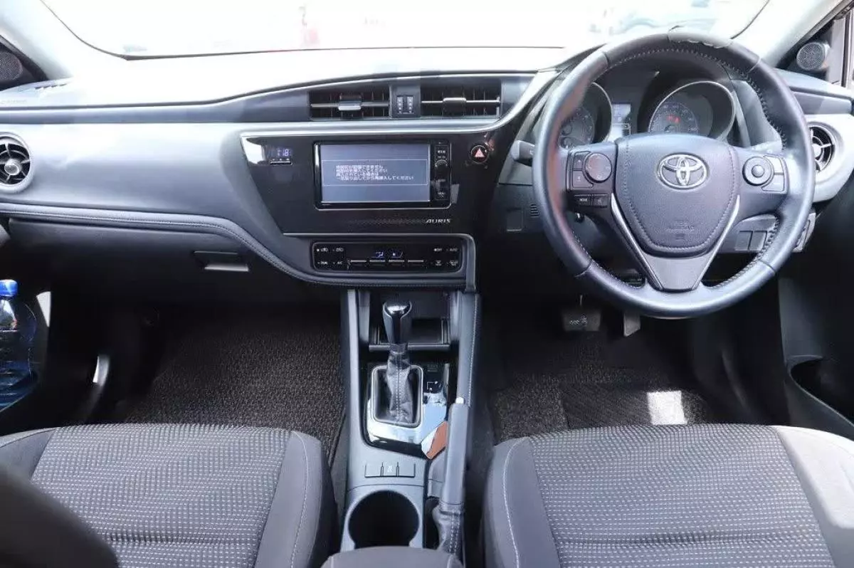 Toyota Auris   - 2016