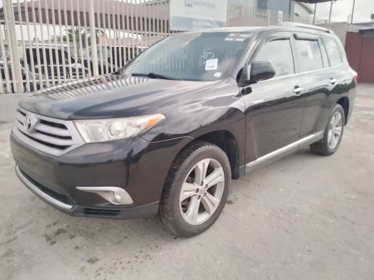 Toyota Highlander   - 2013