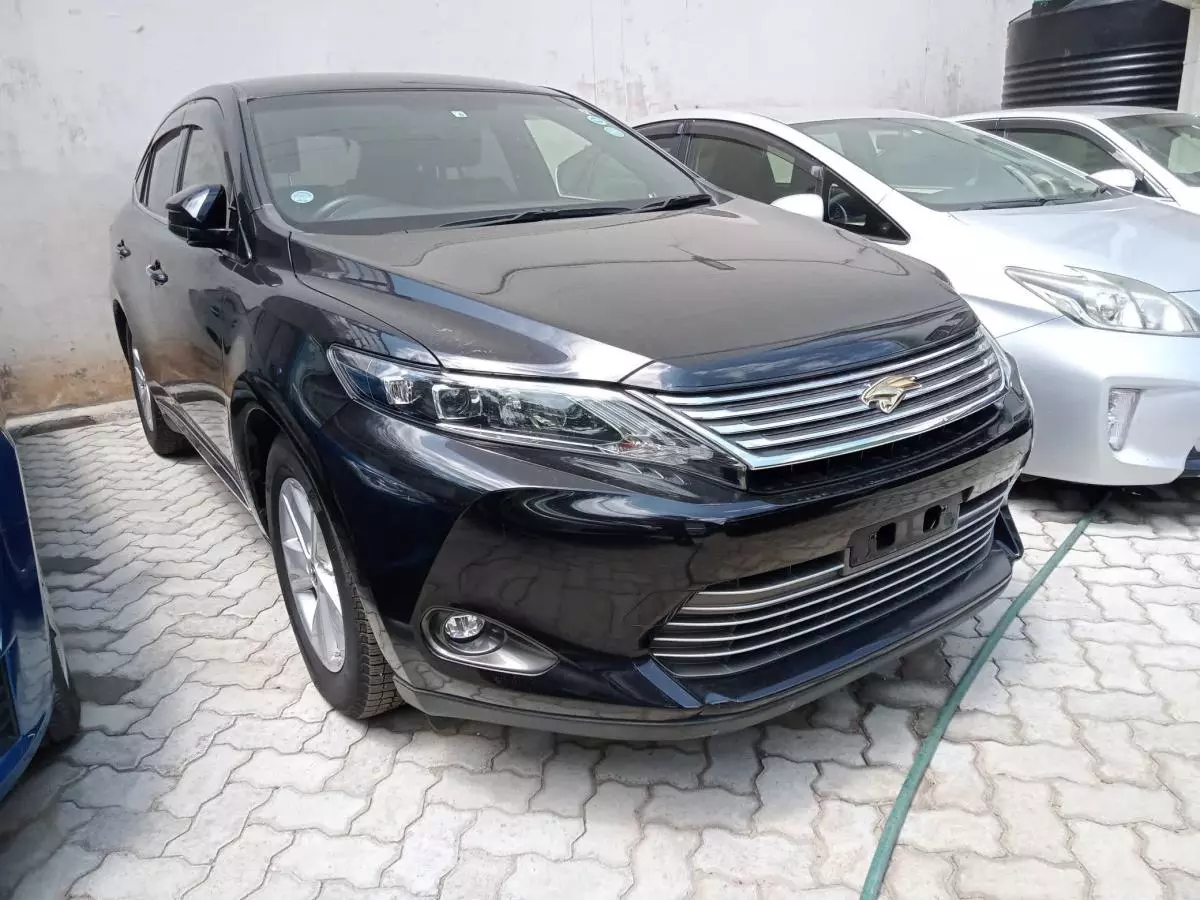 Toyota Harrier   - 2014