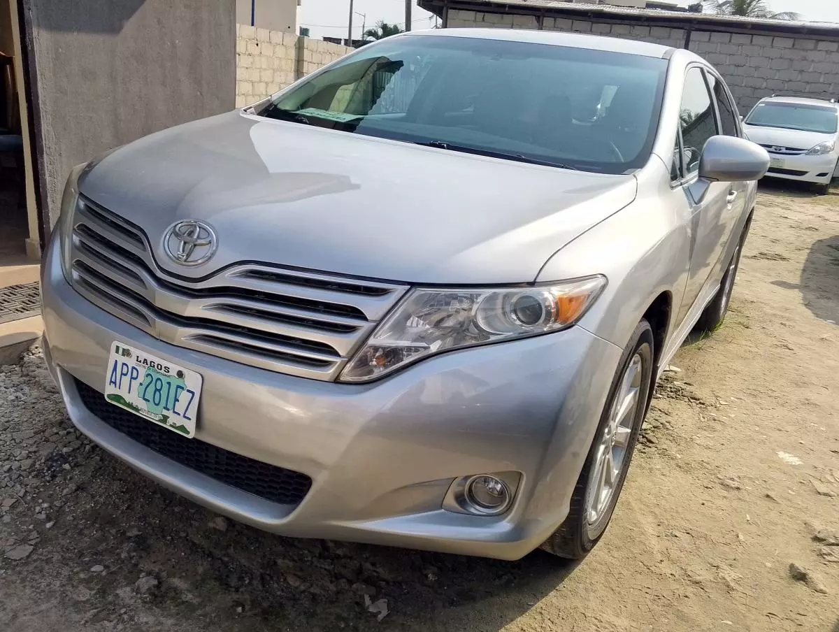 Toyota Venza   - 2011