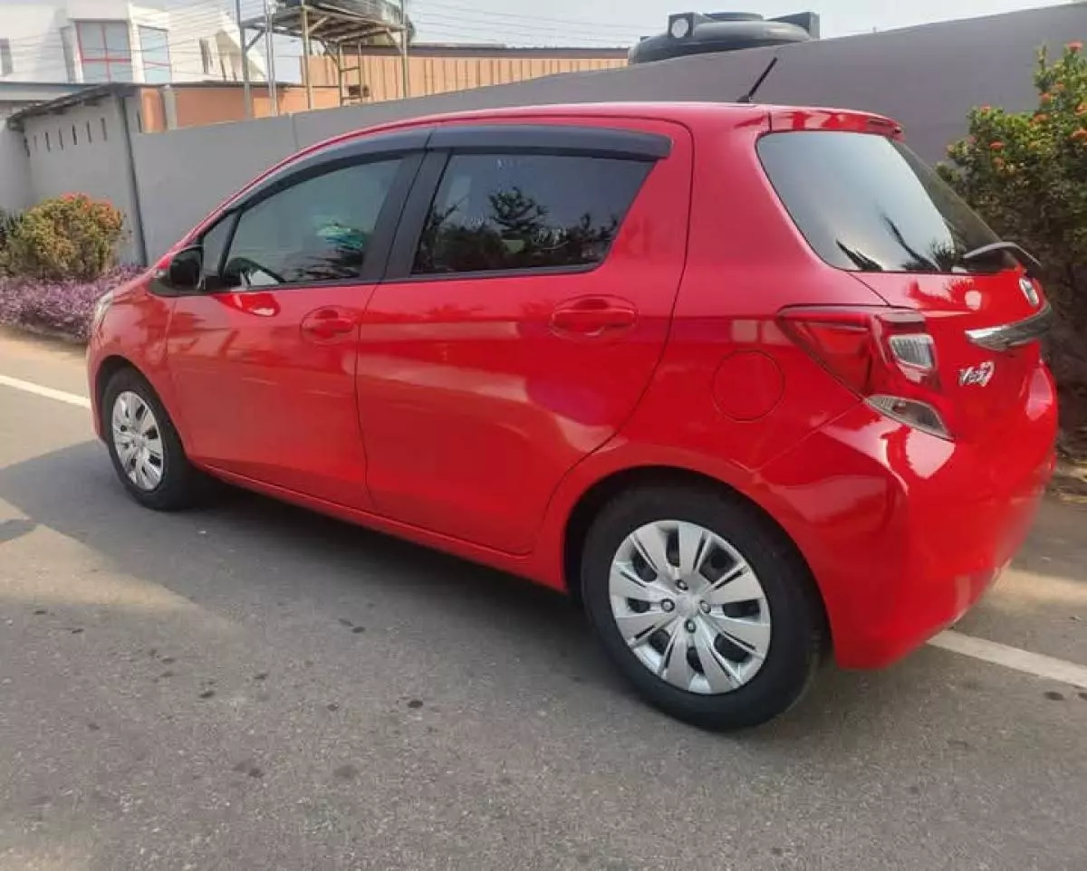 Toyota Vitz   - 2014