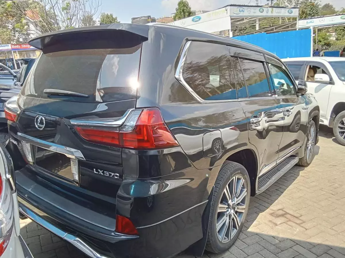 Lexus LX 570   - 2016