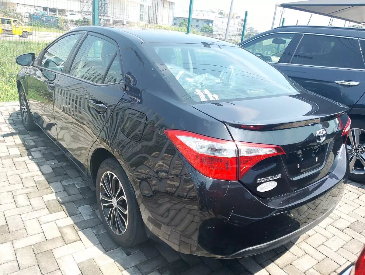 Toyota Corolla   - 2014