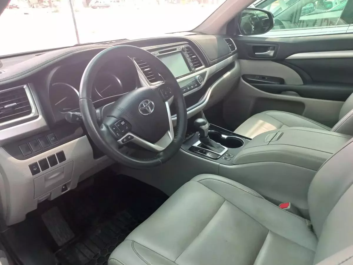 Toyota Highlander - 2015