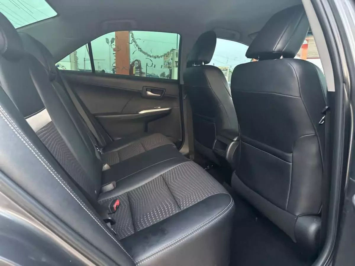 Toyota Camry - 2012