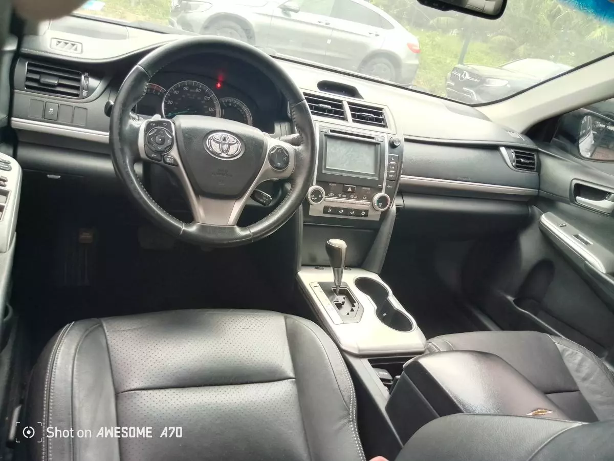 Toyota Camry   - 2012