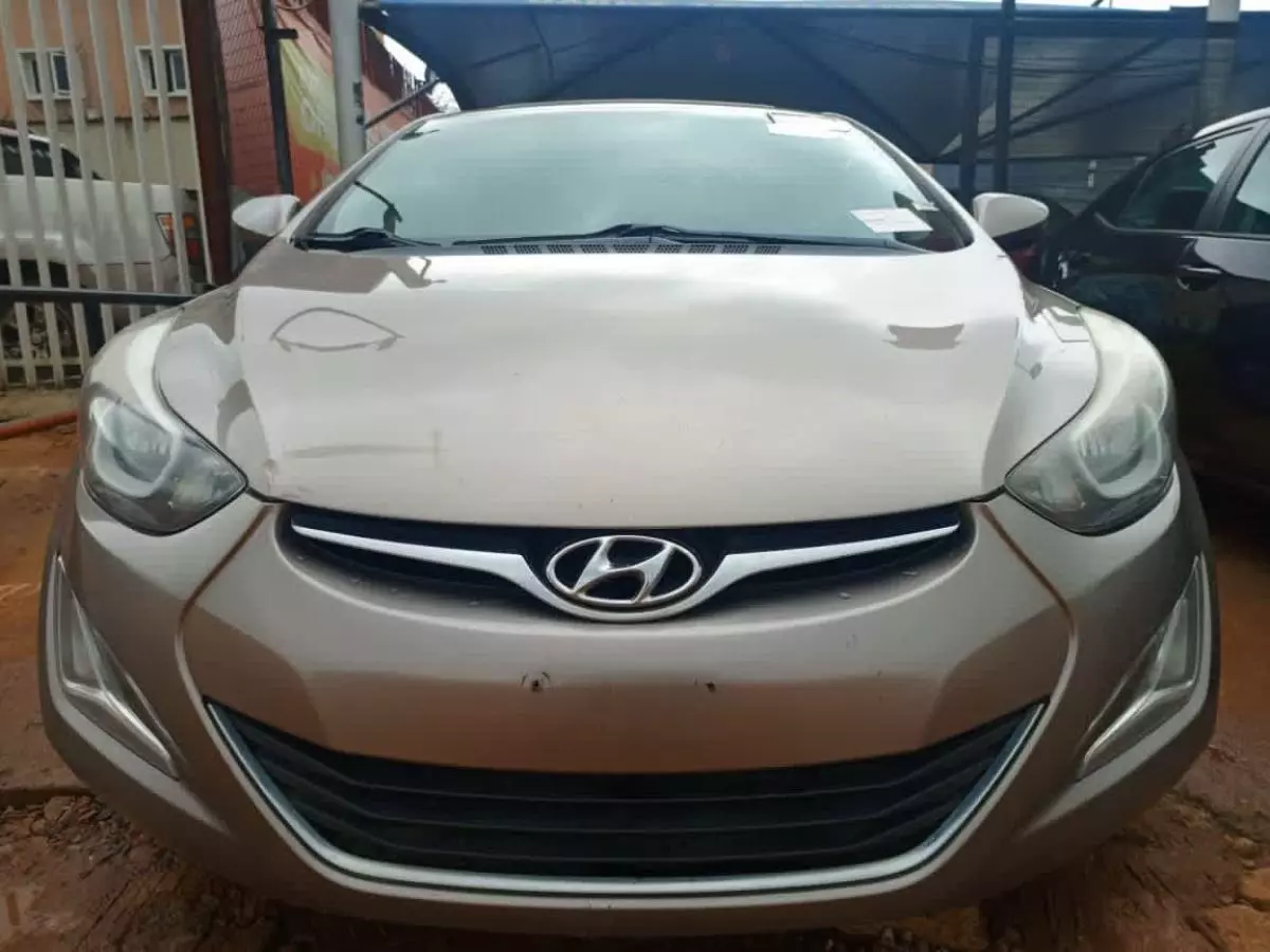 Hyundai Elantra   - 2014