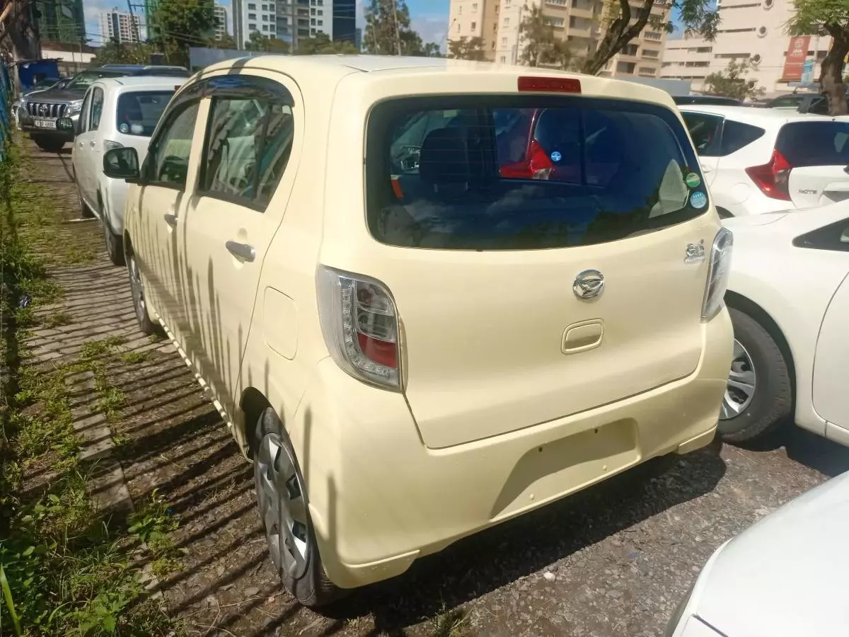 Daihatsu Mira    - 2017