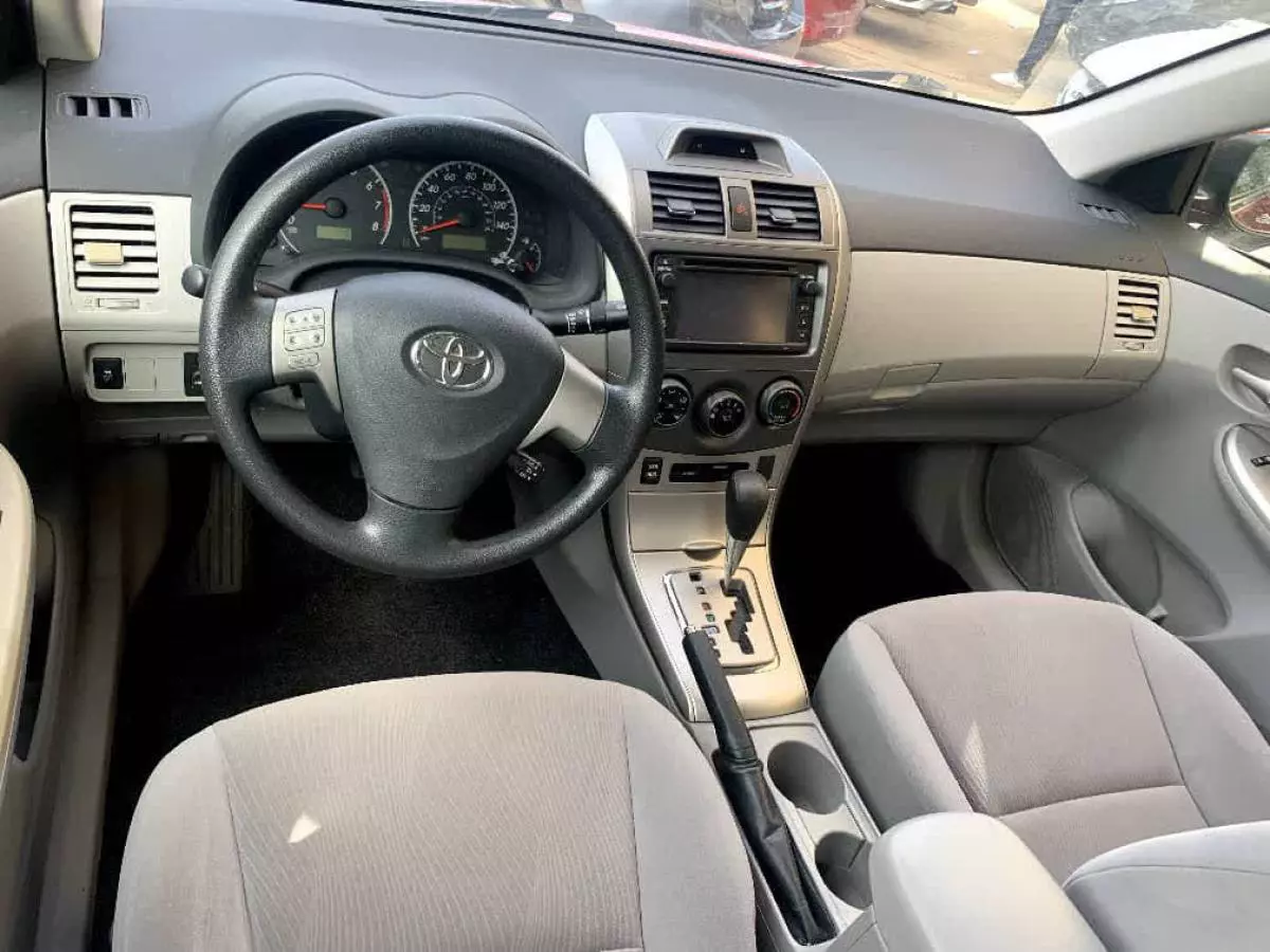 Toyota Corolla   - 2013