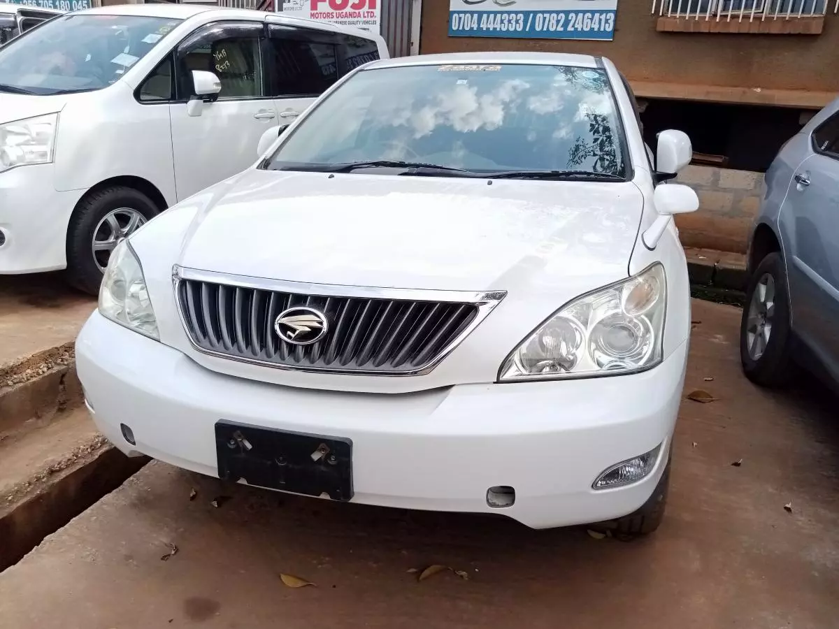 Toyota Harrier   - 2011