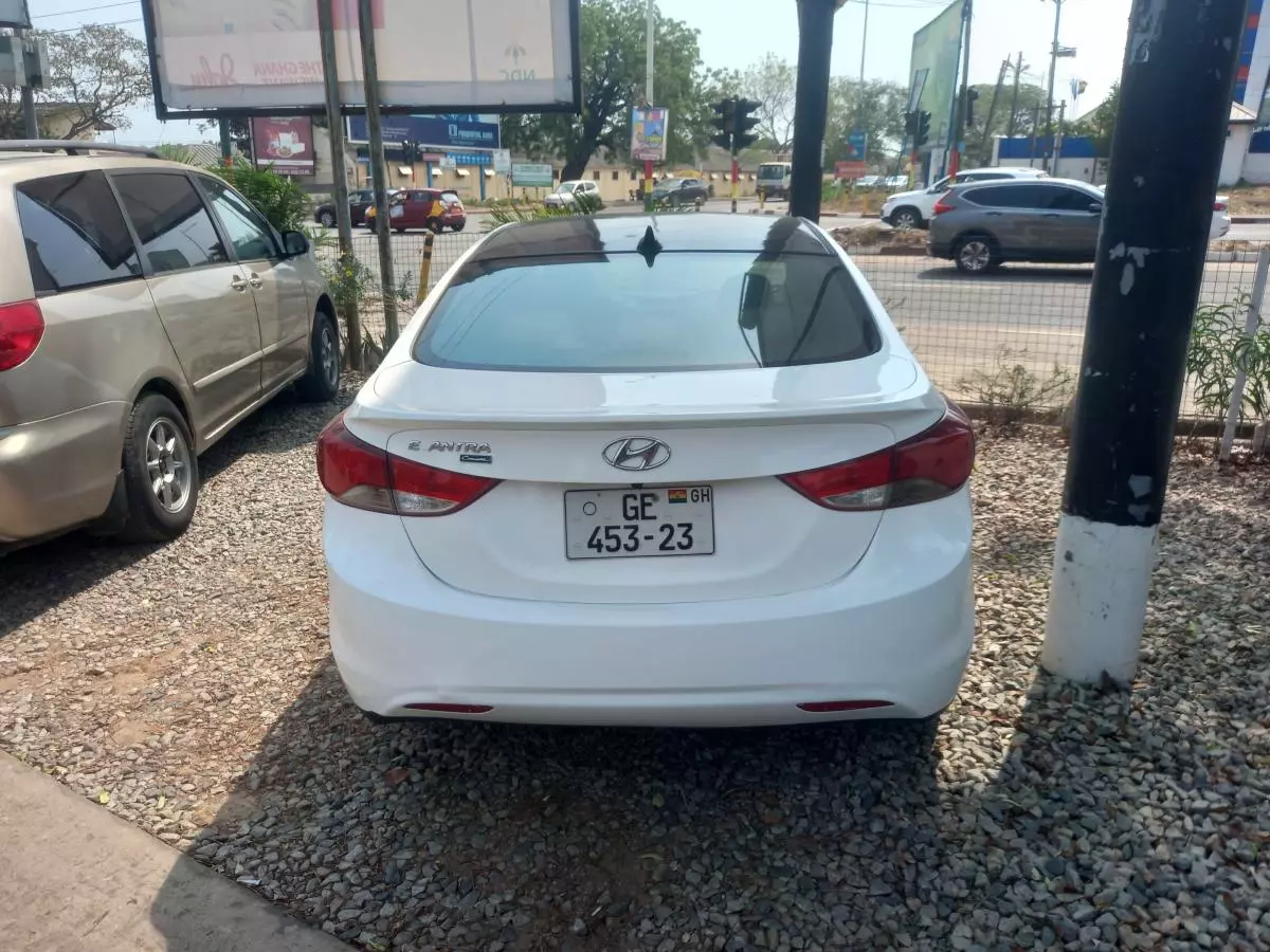 Hyundai Elantra   - 2015