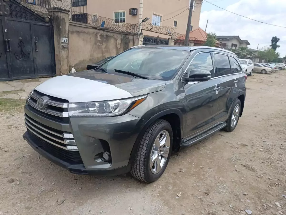 Toyota Highlander   - 2014