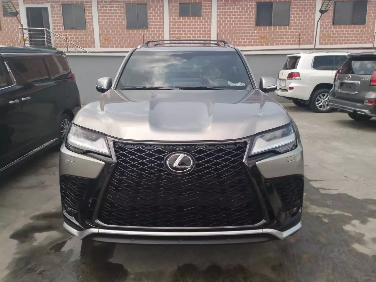 Lexus LX 600   - 2023