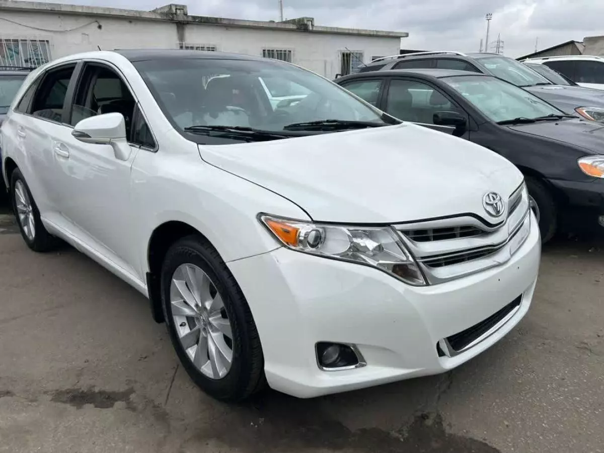 Toyota Venza   - 2015