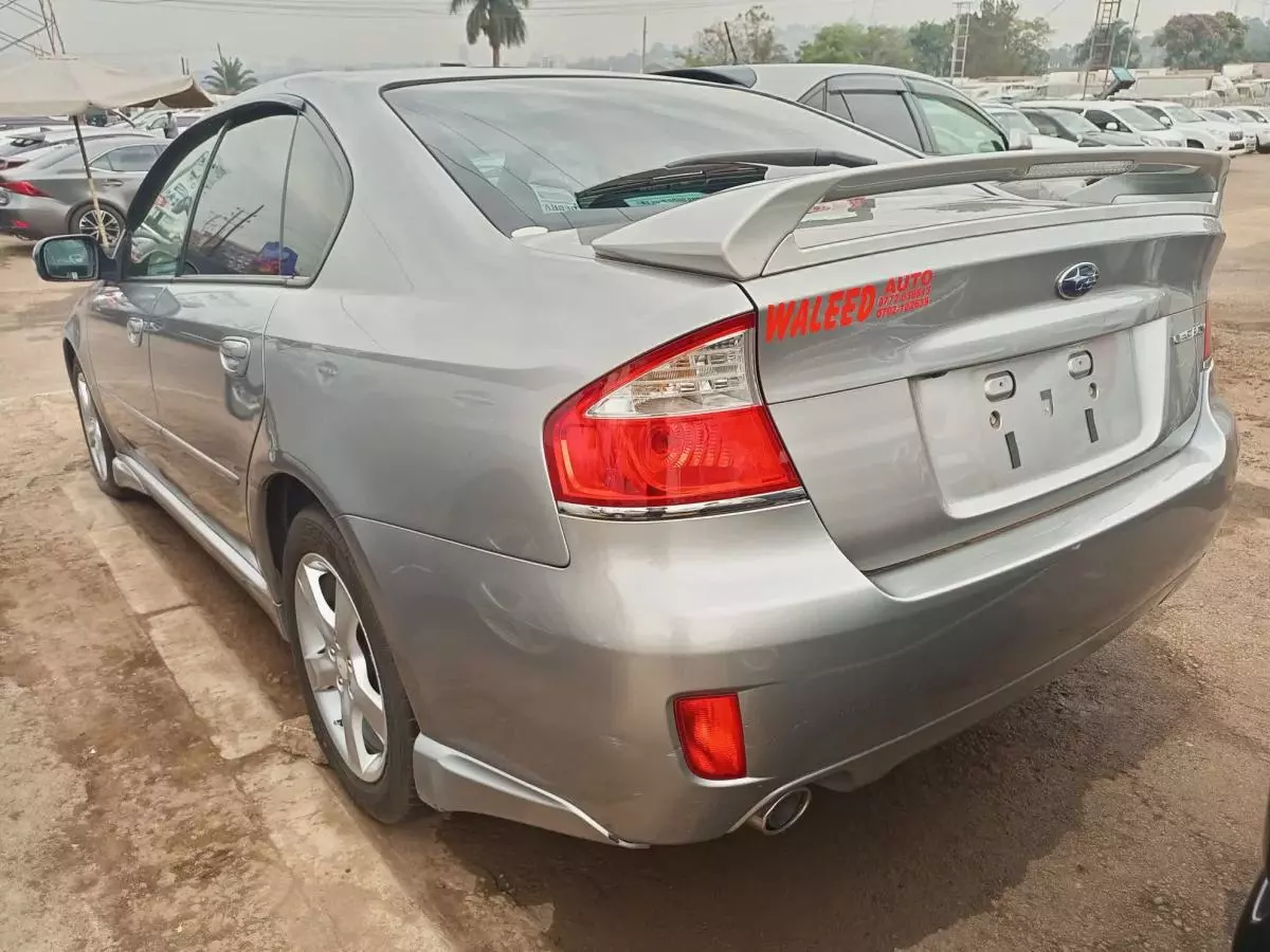 Subaru Legacy    - 2008