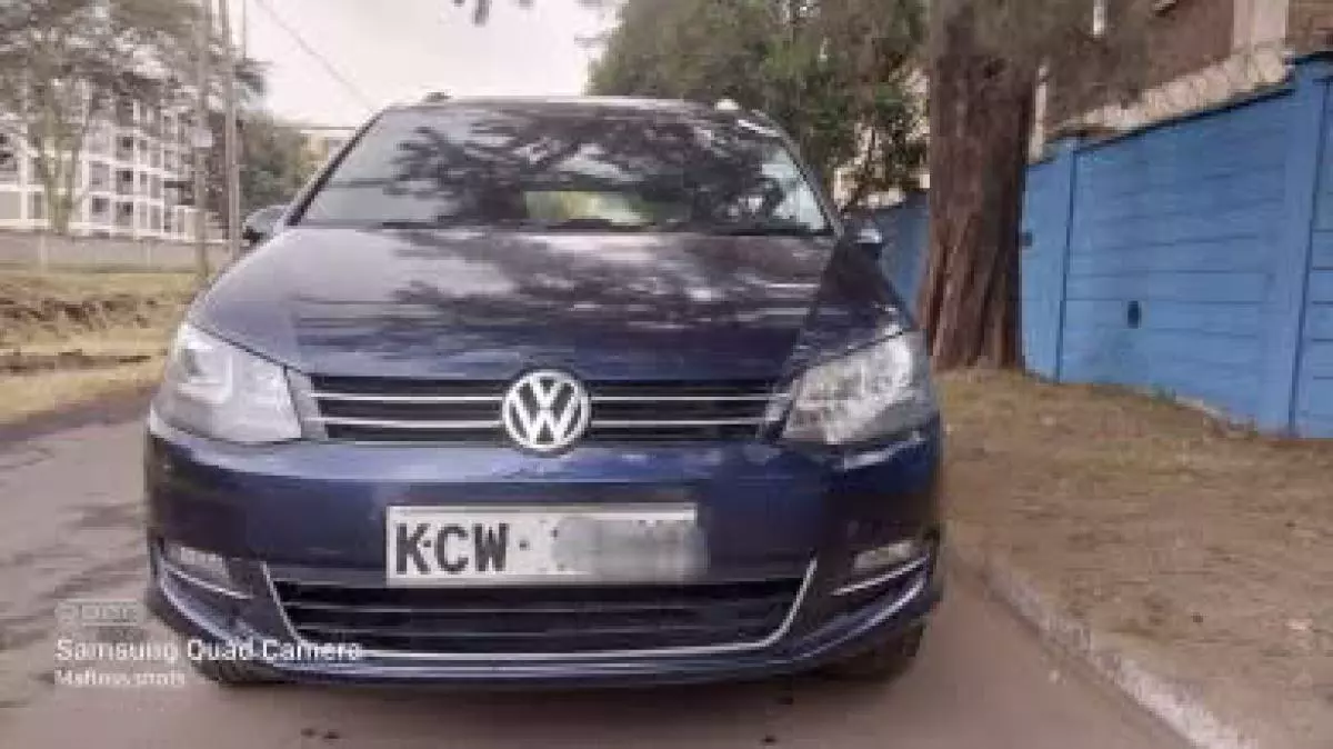 Volkswagen Sharan   - 2012