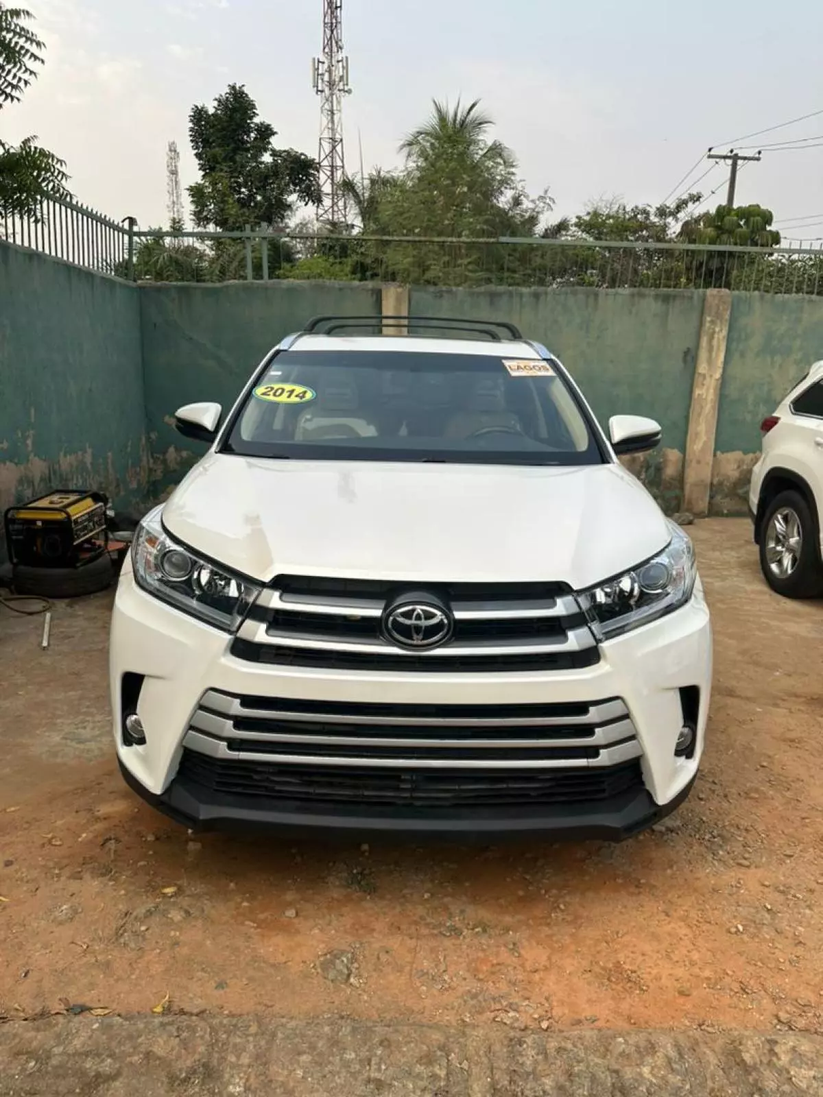 Toyota Highlander   - 2014