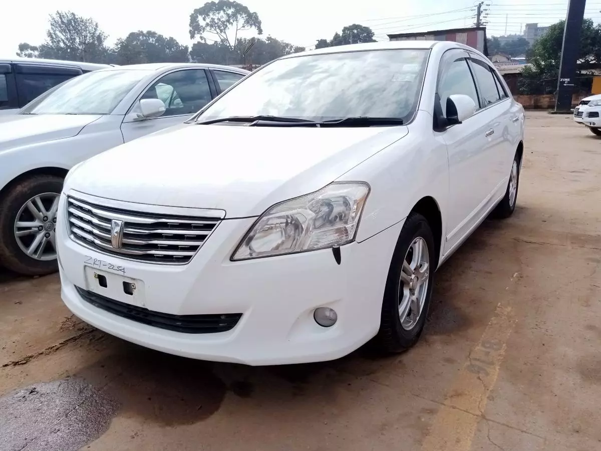 Toyota Premio    - 2010