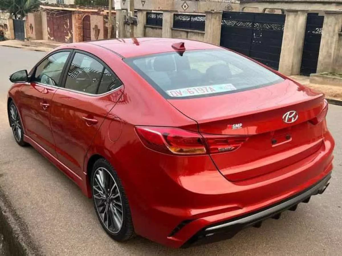 Hyundai Elantra   - 2018