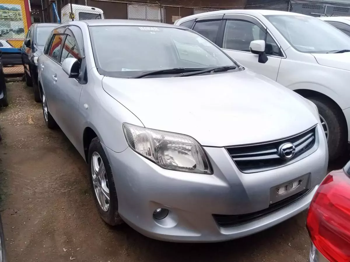 Toyota Fielder    - 2011