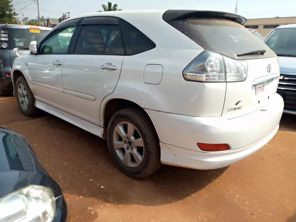 Toyota Harrier - 2010