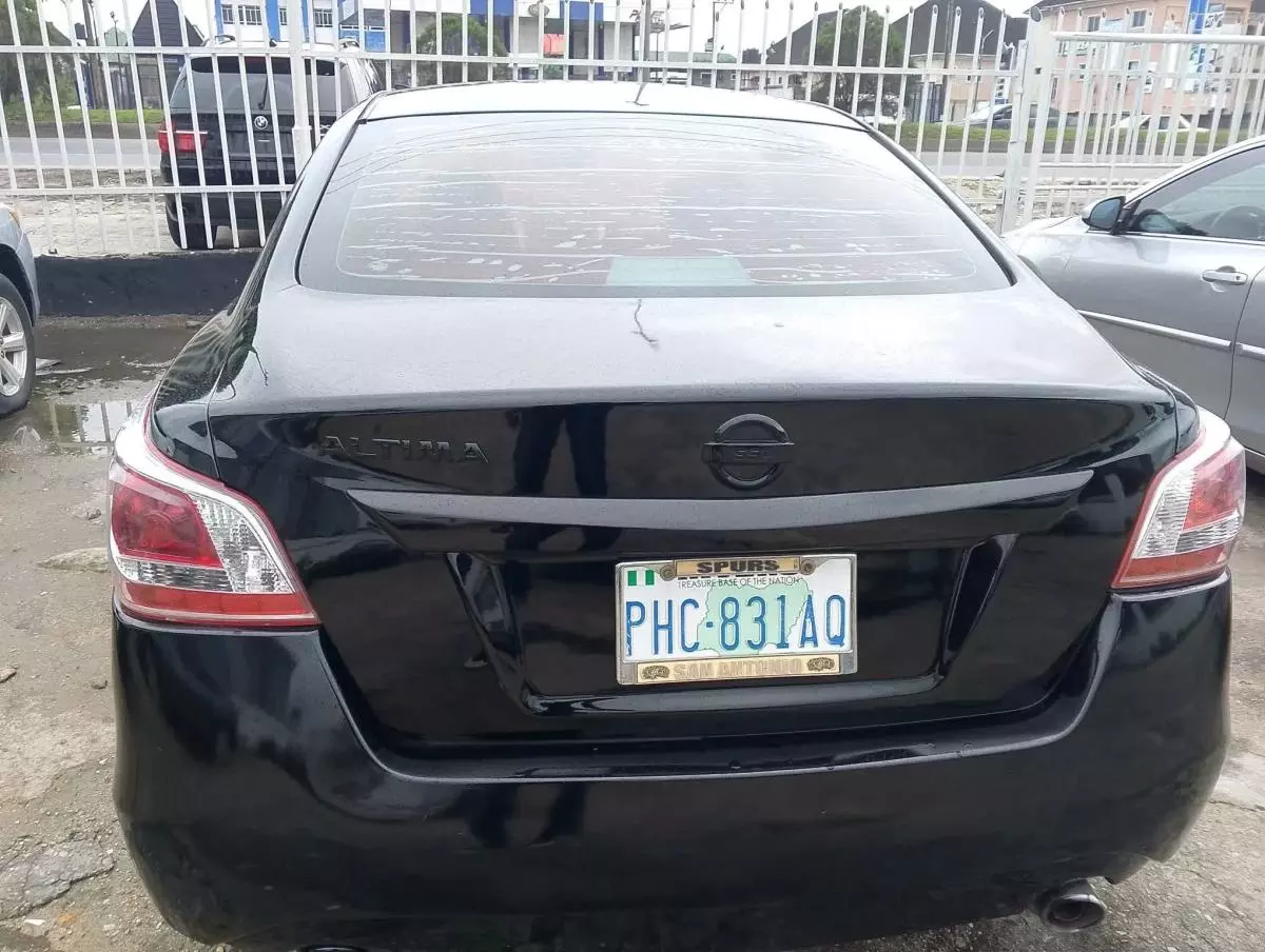 Nissan Altima   - 2015