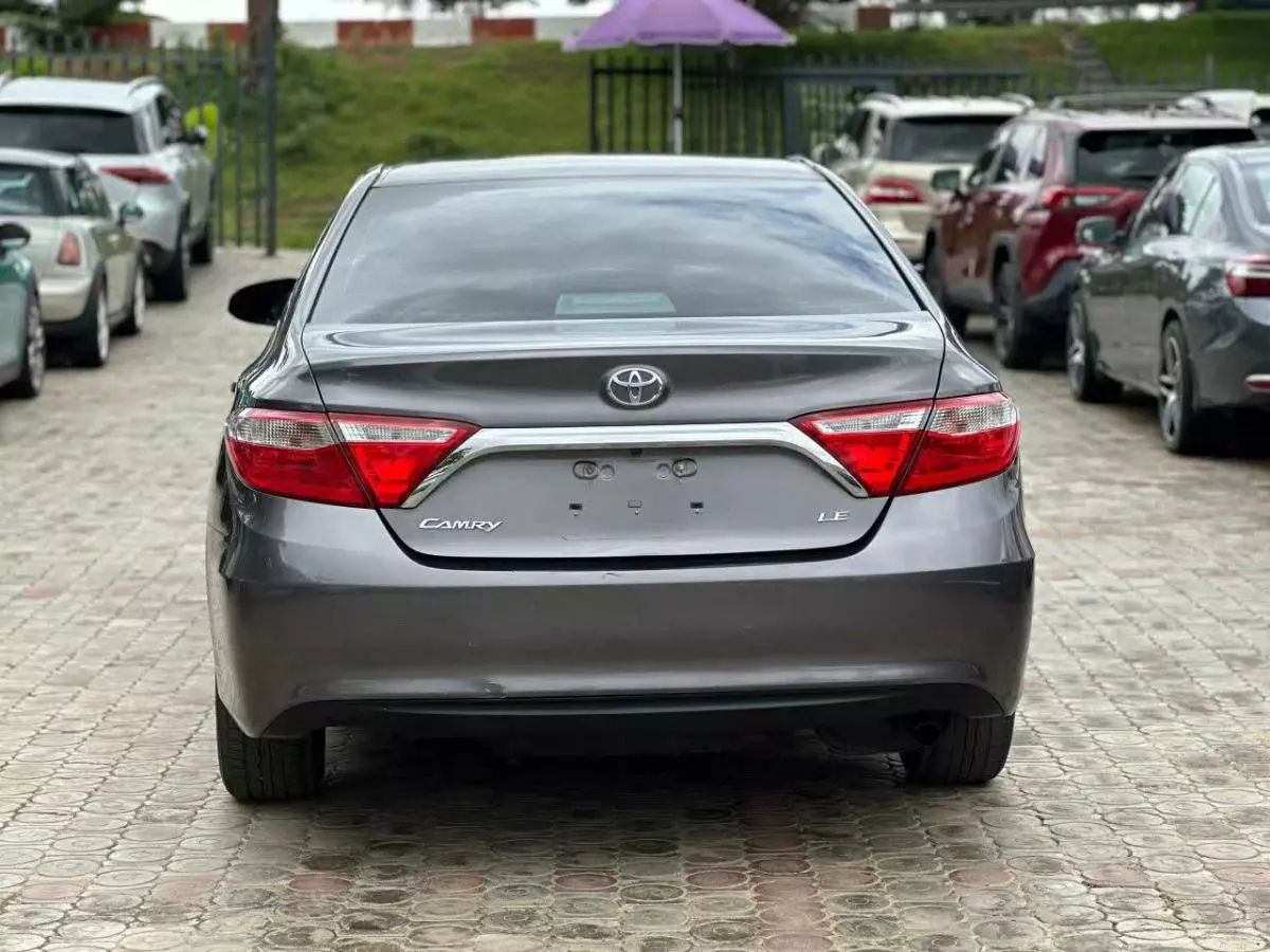 Toyota Camry   - 2016