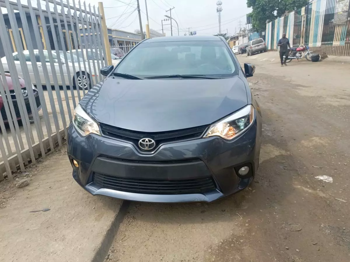 Toyota Corolla   - 2014