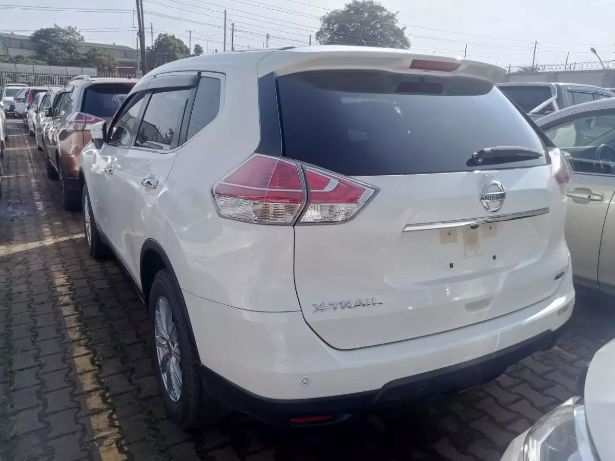 Nissan X-Trail   - 2016