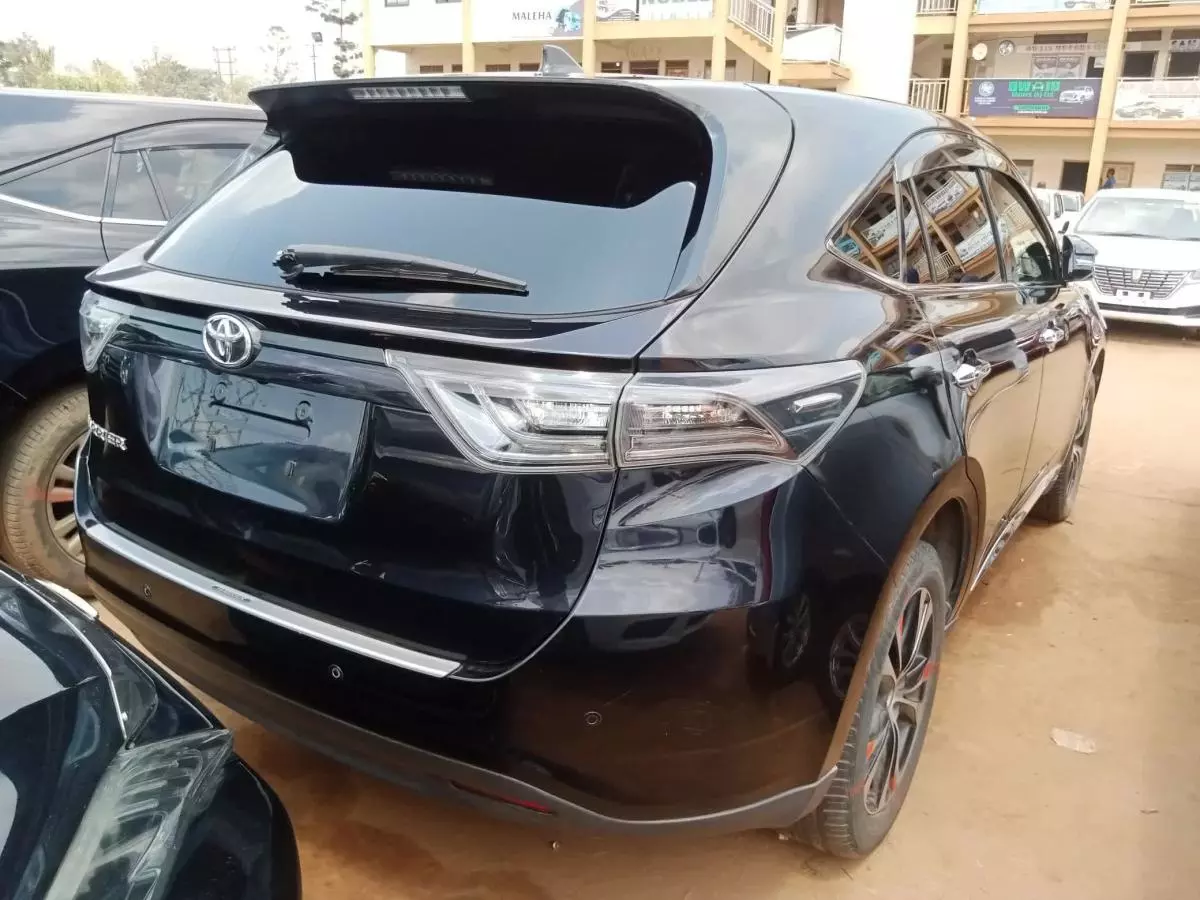 Toyota Harrier   - 2015