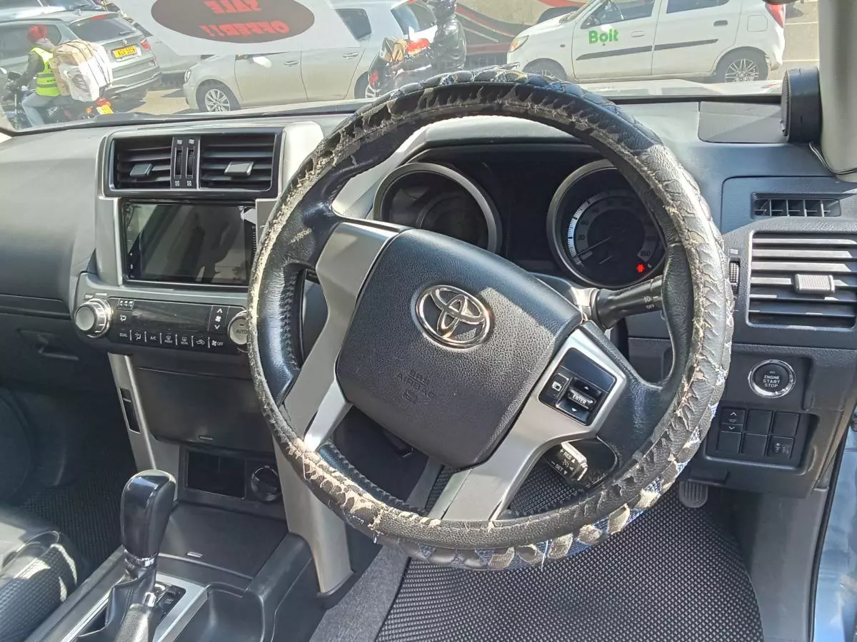 Toyota Landcruiser prado TX   - 2011