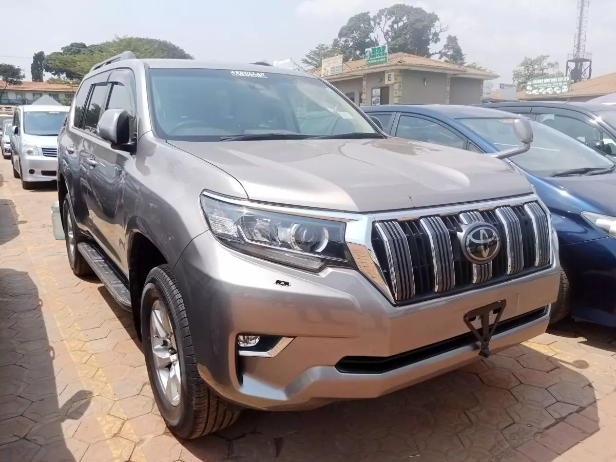 Toyota Landcruiser Prado   - 2017