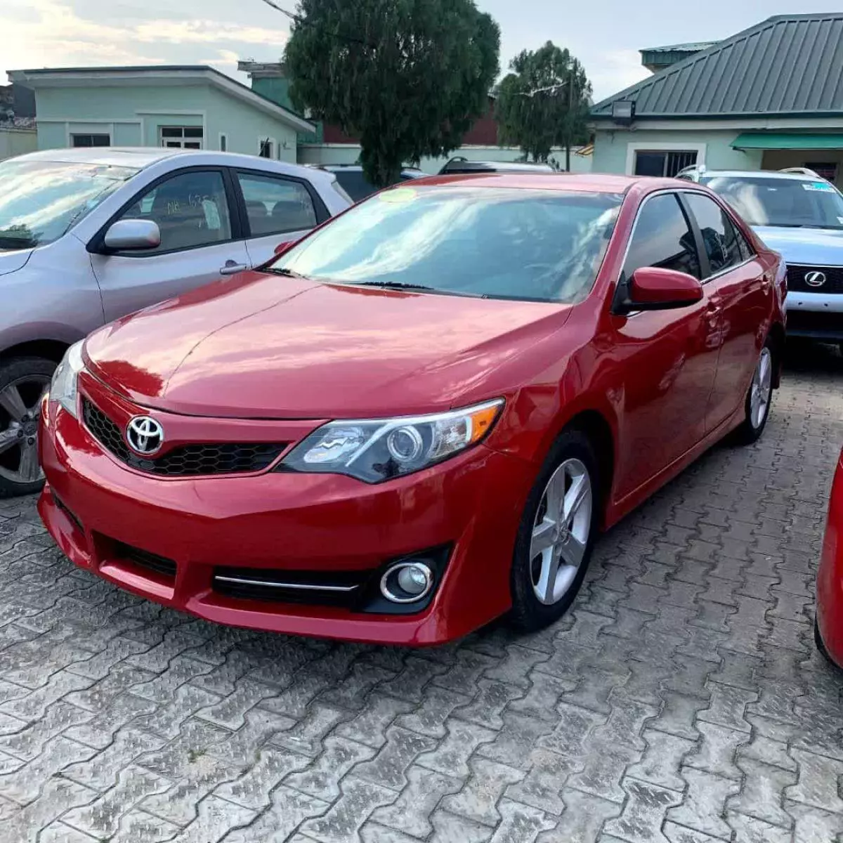 Toyota Camry   - 2013