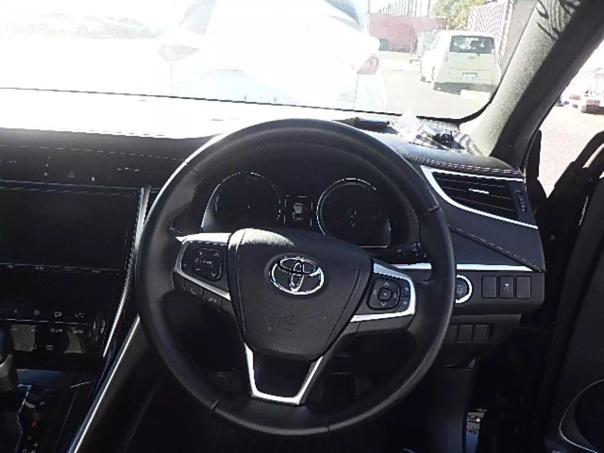 Toyota Harrier   - 2016