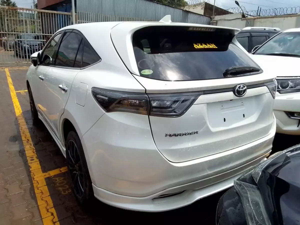 Toyota Harrier - 2014