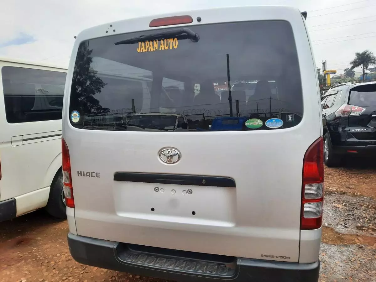 Toyota Hiace   - 2008