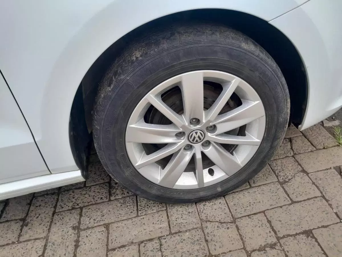 Volkswagen Polo - 2016