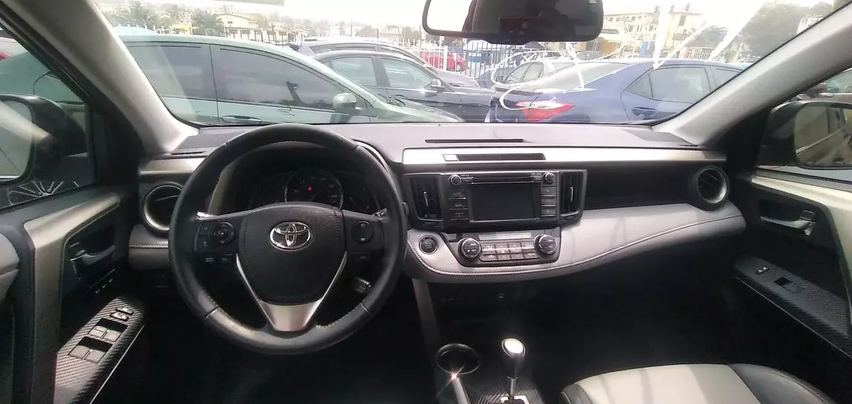 Toyota RAV 4 - 2013