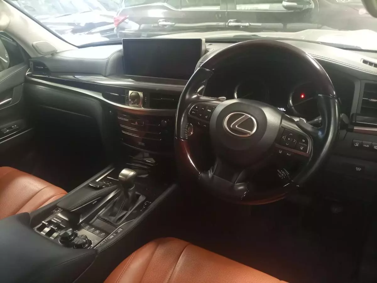 Lexus LX 570   - 2016