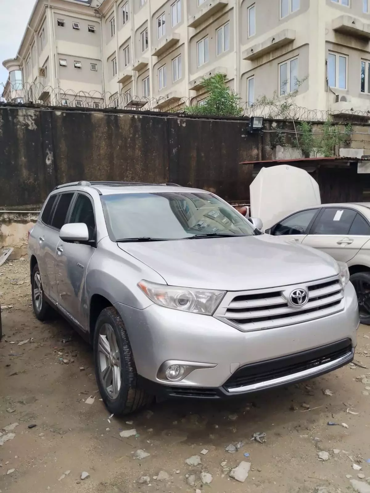 Toyota Highlander   - 2011