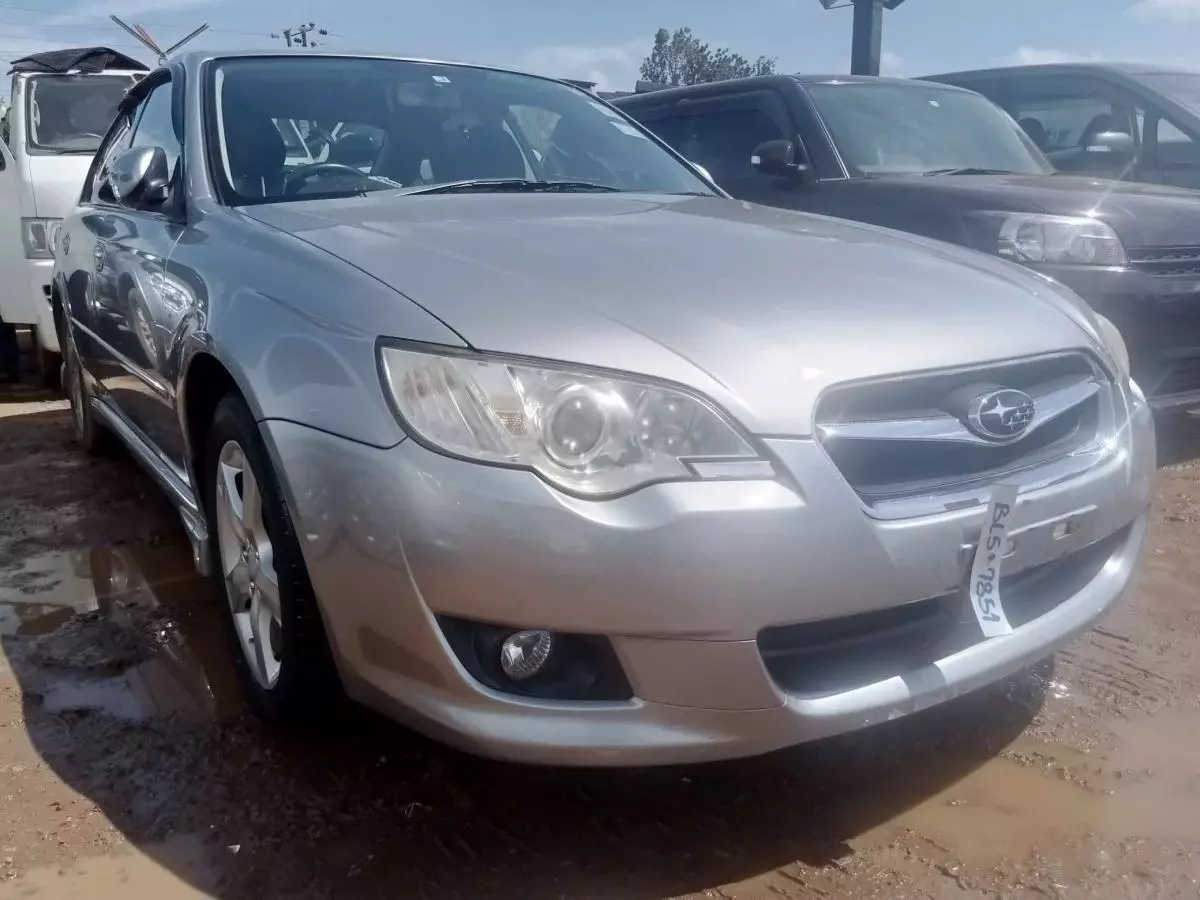 Subaru Legacy   - 2009